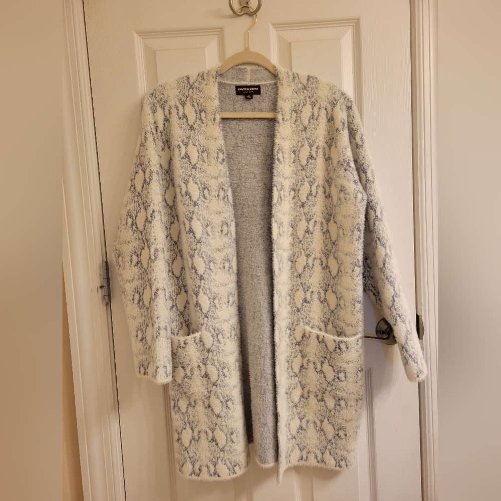 Johnston & Murphy Snakeskin-Pattern Cardigan size: M light grey